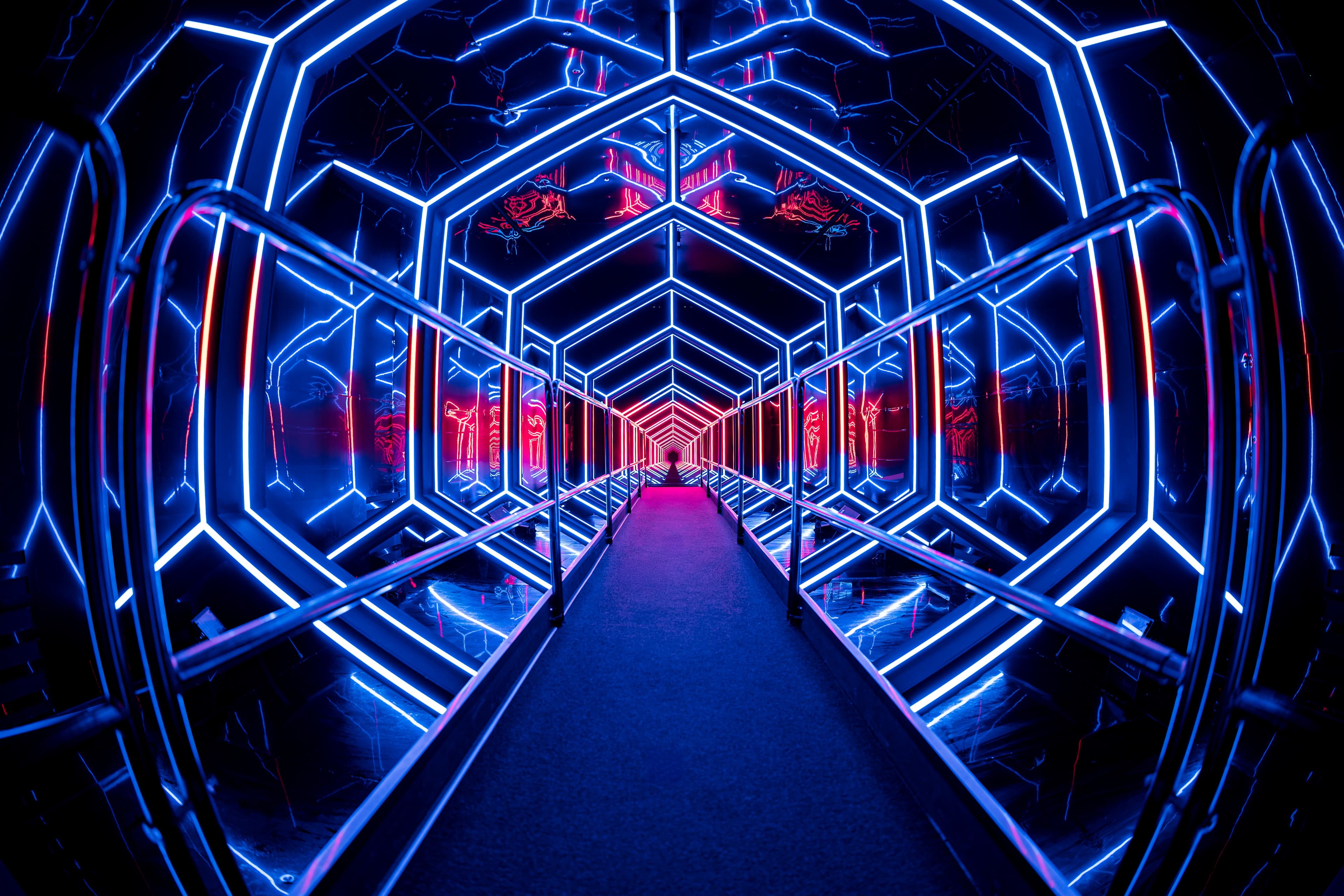 Welkom bij AMAZE by ID&T: Immersive Audiovisuele Experience