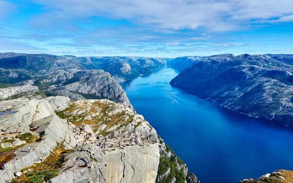 Dine and dance with live DJ's